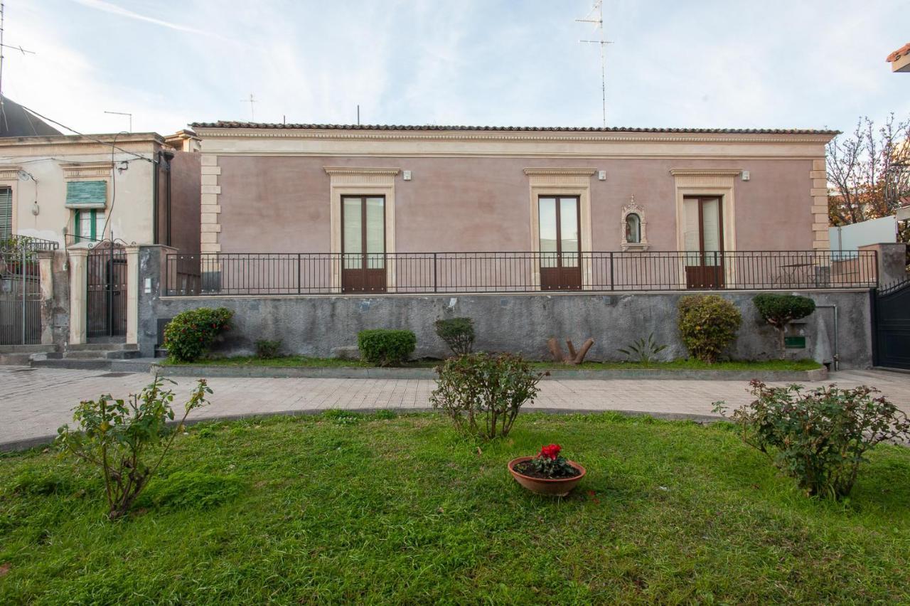 Mori Siciliani House Aparthotel Aci Castello Exteriör bild